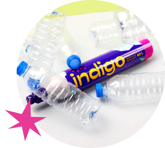 A CO2 Indigo cylinder is surrounded by several empty plastic water bottles. The cylinder is purple with the “indigo” logo in white and the words “60L”. A pink star is placed at the bottom left of the image.